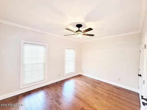 5th image of 550 Macarthur Ln