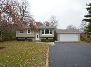 4379 W Lawn Ave, Gurnee, IL 60031