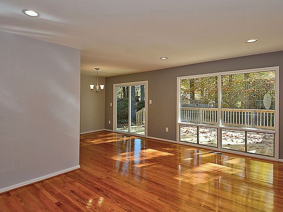 2nd image of 10217 Continental Ln
