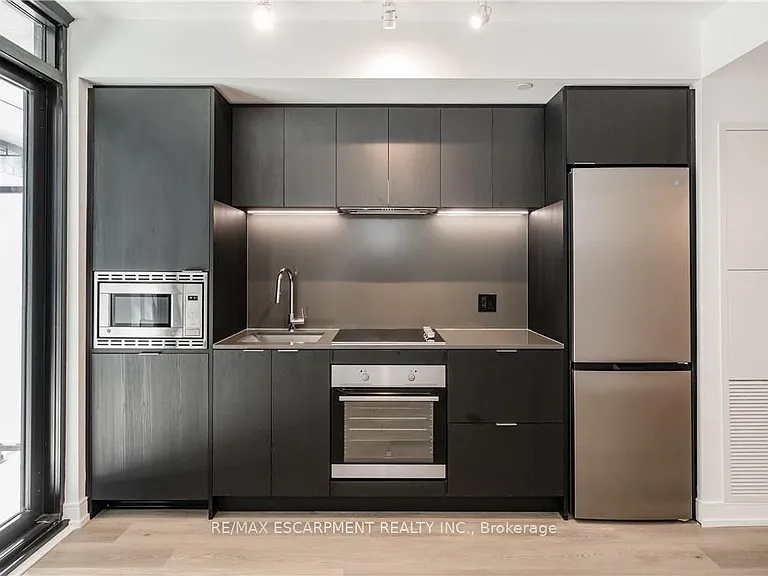 1 Jarvis St #422 — Photo 17