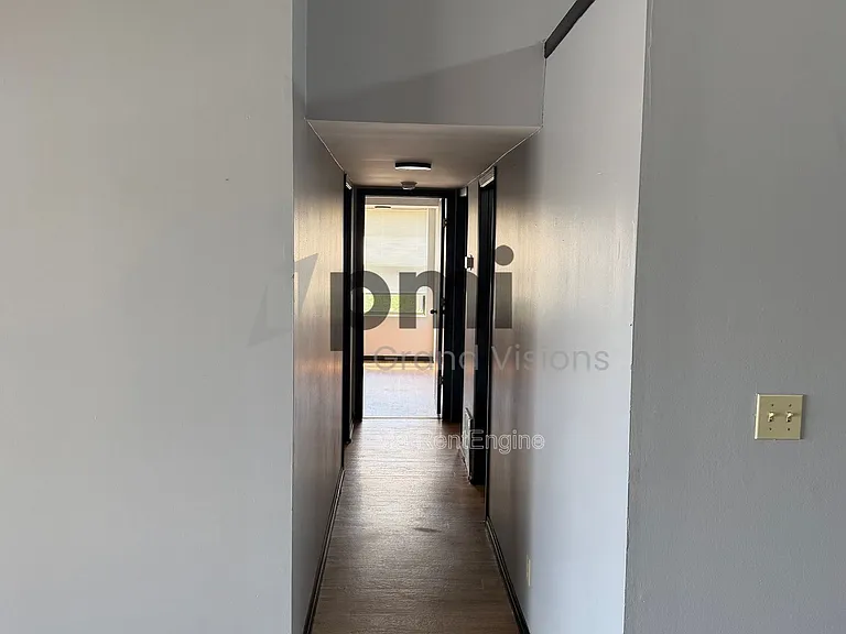 Vawter Street Apartments — Photo 23