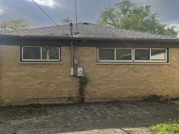 4th image of 17205 Highland Ave