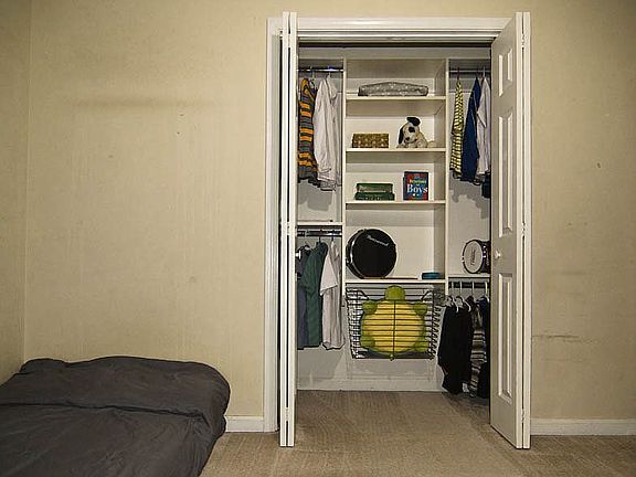 1 brm closet