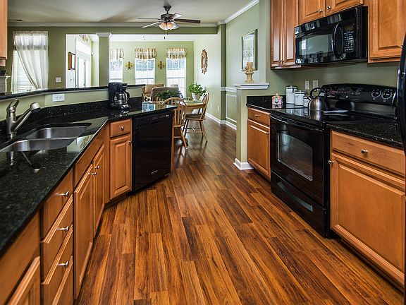 4th image of 153 N Arcadian Way