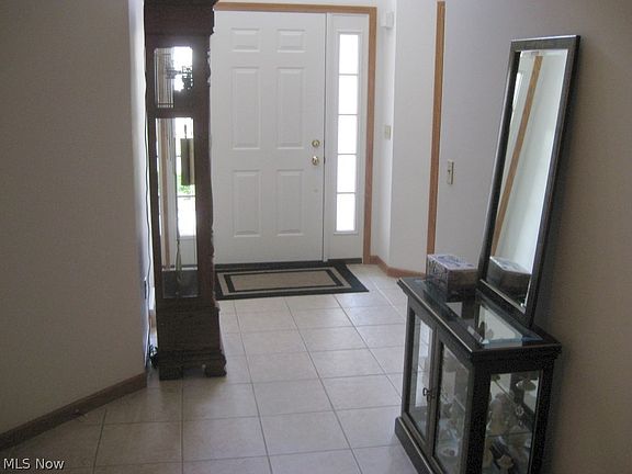 2nd image of 260 Lake Pointe Cir