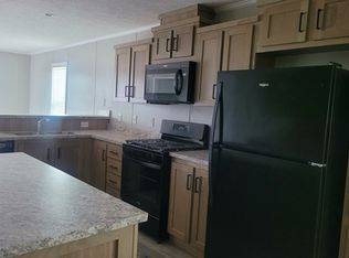 9280 Windjammer Dr, Fair Haven, MI 48023