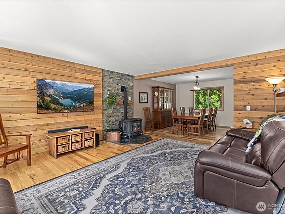 4th image of 16519 74th Avenue NW