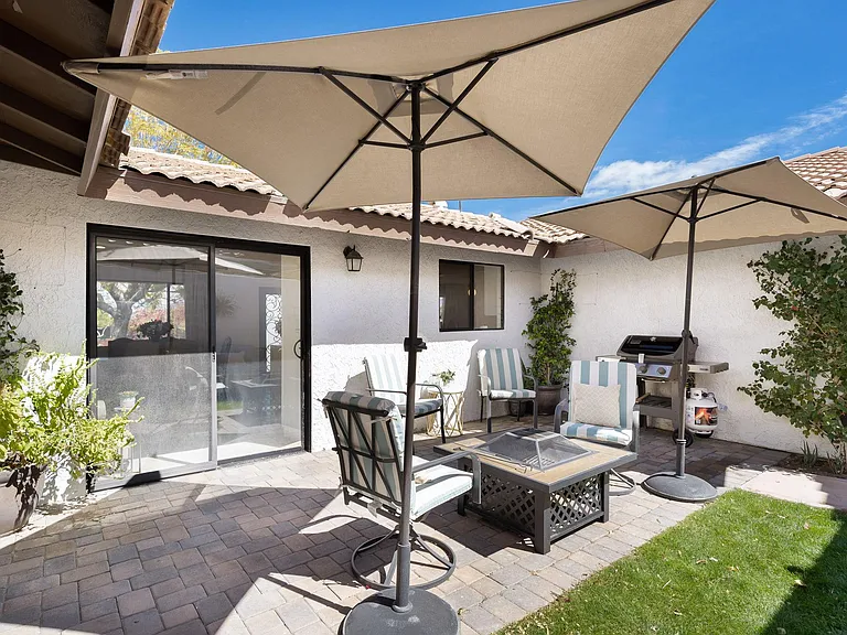 54025 Avenida Alvarado — Photo 24