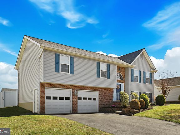 2nd image of 104 Orchid Ct