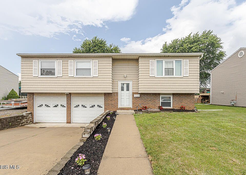 1st image of 200 Farnstead Dr