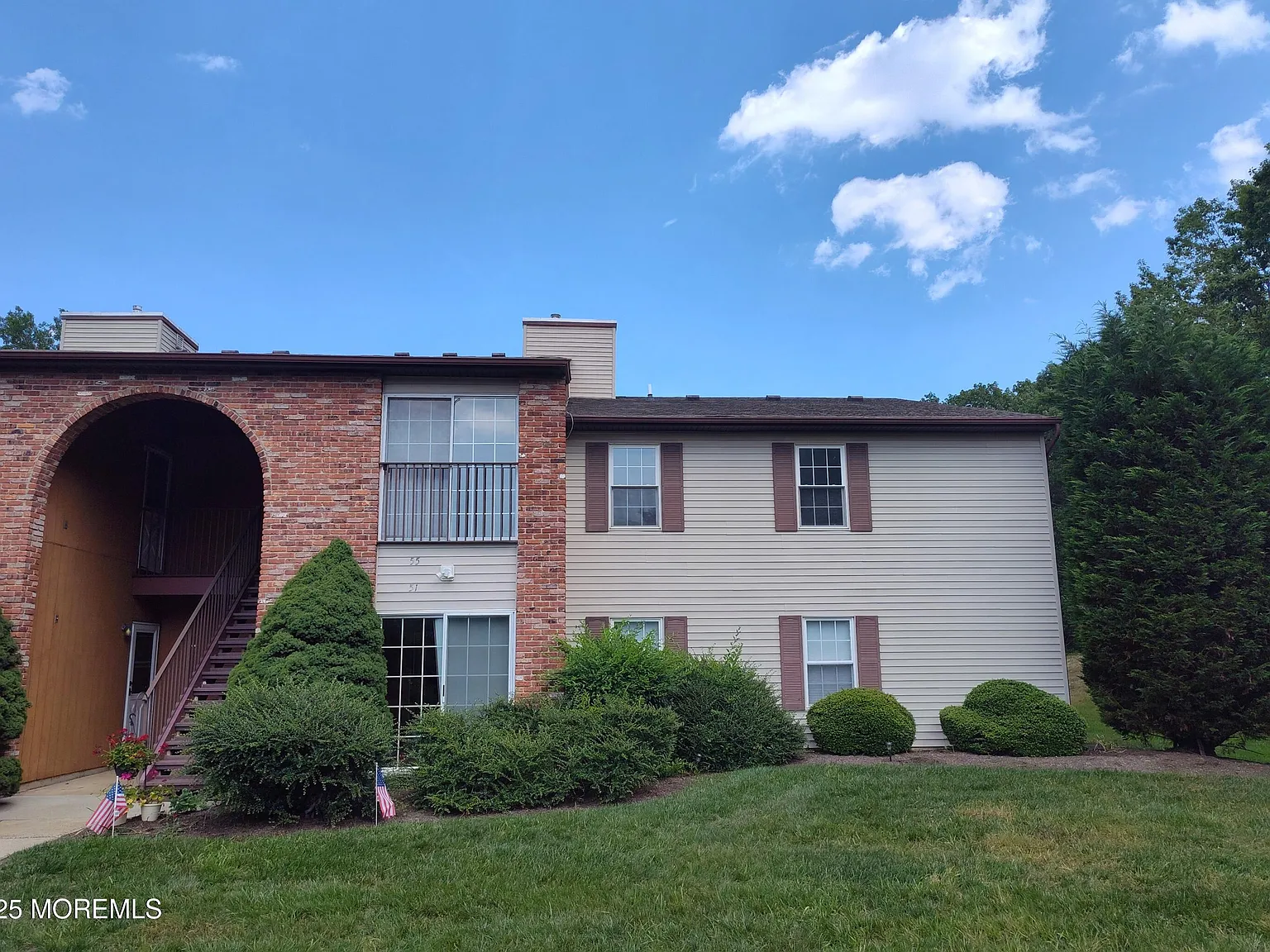 2 bed, 1.5 bath, 1161 sqft, $2,450 — Photo 1