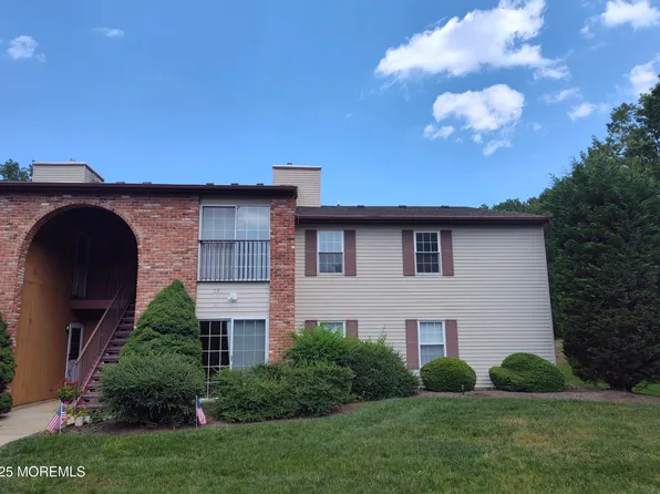 55 Frontier Way, Tinton Falls, NJ 07753