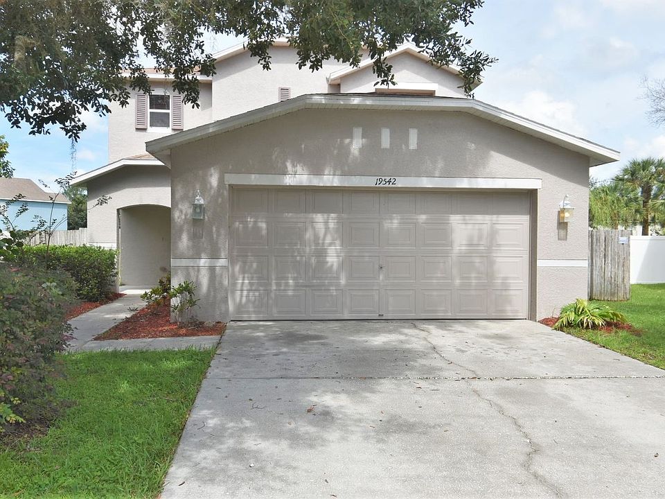 1st image of 19542 Timberbluff Dr