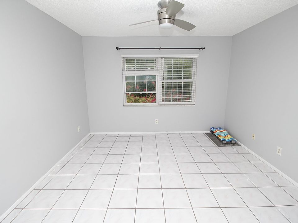 1st image of 975 Sonesta Ave NE APT 204
