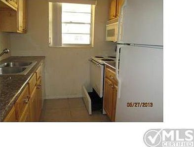 2nd image of 240 Croton Ave APT 209