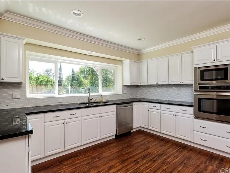 15521 Plummer St — Photo 13