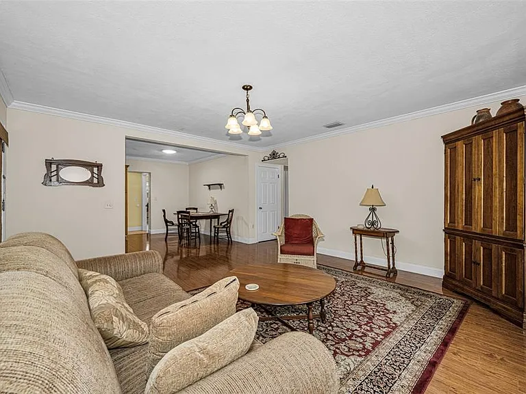 253 Park Cir S — Photo 7