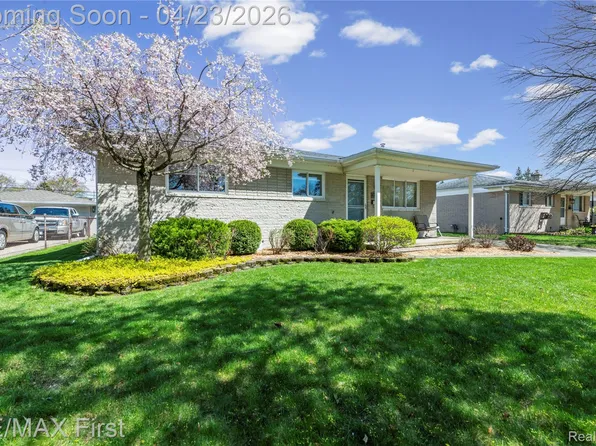 27604 Liberty Dr, Warren, MI 48092