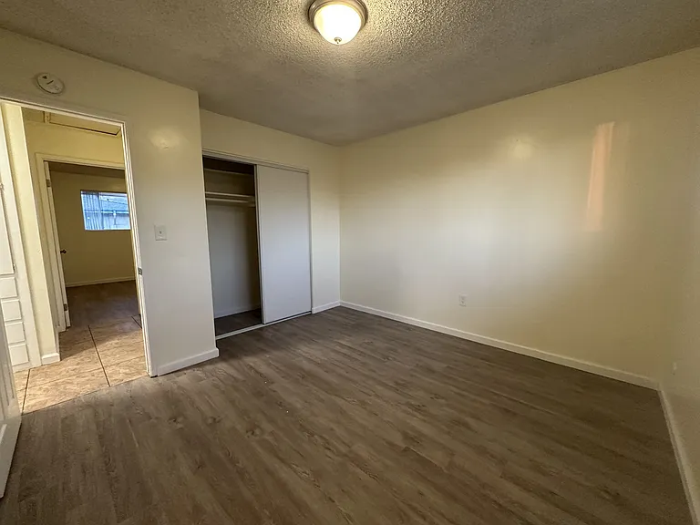 7350 Valaria Dr — Photo 10
