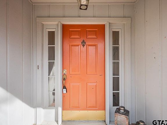 3rd image of 517 Dogwood Ln