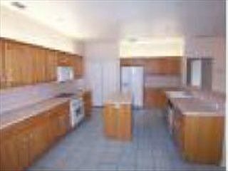 3rd image of 3175 Treetop Dr