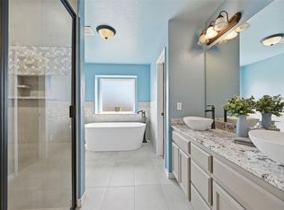 11640 SW 10th St, Yukon, OK 73099