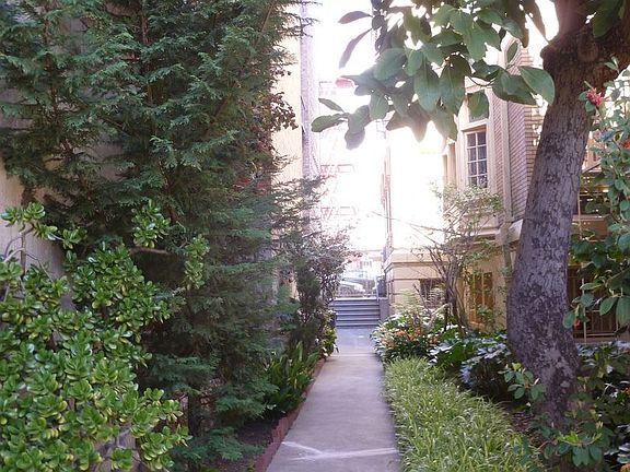 2nd image of 1073 Bush St APT 10
