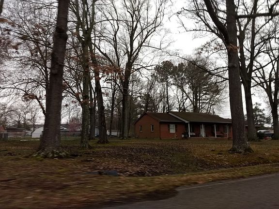 2nd image of 629 Stillwood Dr
