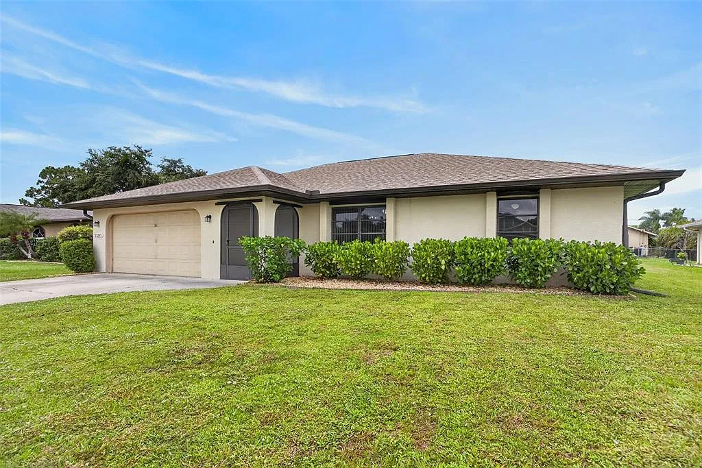 3 bed, 2.0 bath, 1389 sqft, $1,775 — Photo 1