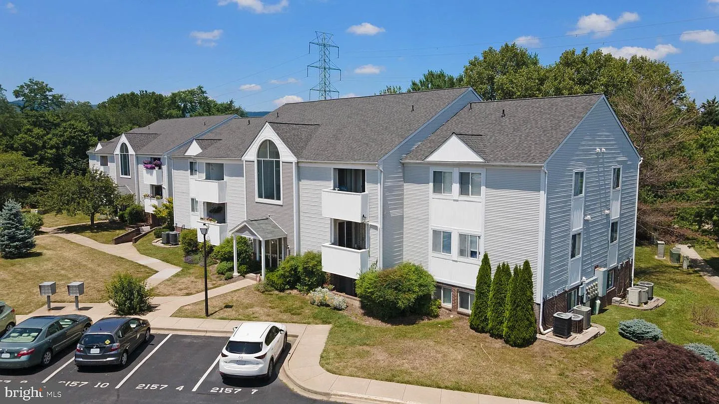 2157 Wainwright Ct Unit 1B photo 1