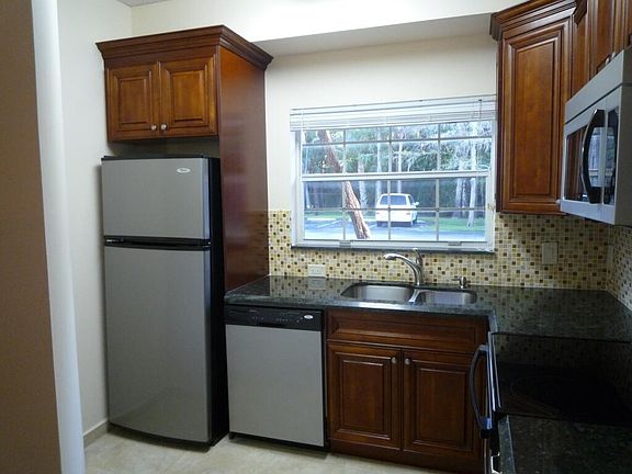 3rd image of 891 Cypress Park Way #B