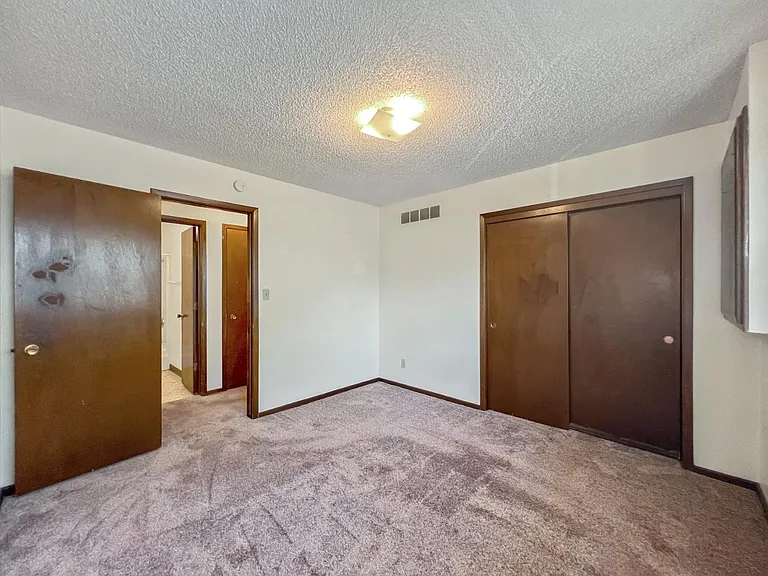 515 S 4th St #15 — Photo 7