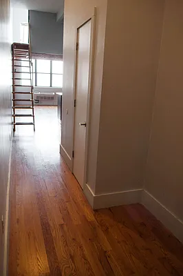 Rented by Manhattan Management LLC | media 34