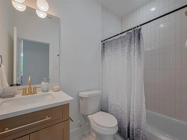 776 Mansfield St — Photo 26
