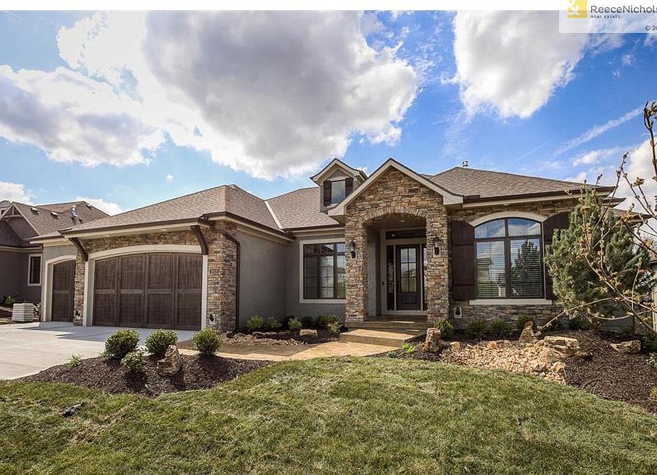 Images are from C&M's Pinebrook Model Home - Located at 1016 Bridgeshire Dr - OPEN everyday 11-5 except Sunday 12-5. Come see today! Sales Center: 816.331.0754