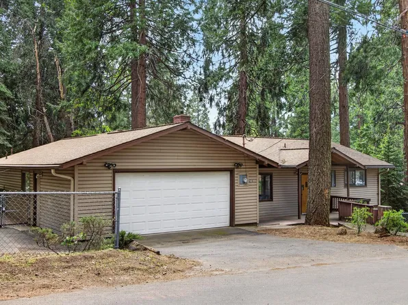 6210 Pine St, Pollock Pines, CA 95726