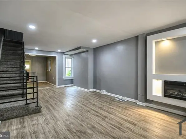 2110 W 6th St, Chester, PA 19013