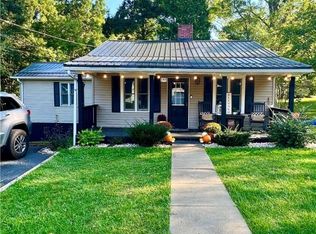 395 Lyons Ave, East Palestine, OH