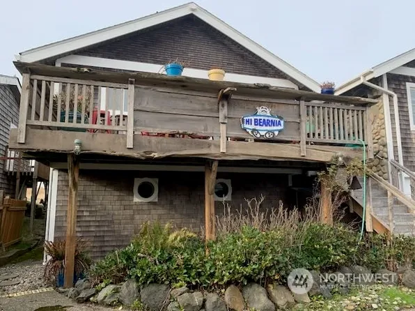 35405 F Place, Ocean Park, WA 98640