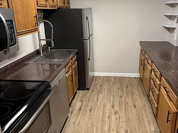 5th image of 6537 Woodhall Dr APT 4