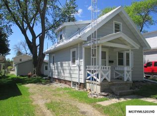 15 26th St SW, Mason City, IA 50401
