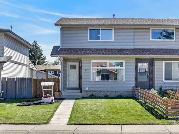 39 N Midridge Gdns SE, Calgary, AB T2X 1C4