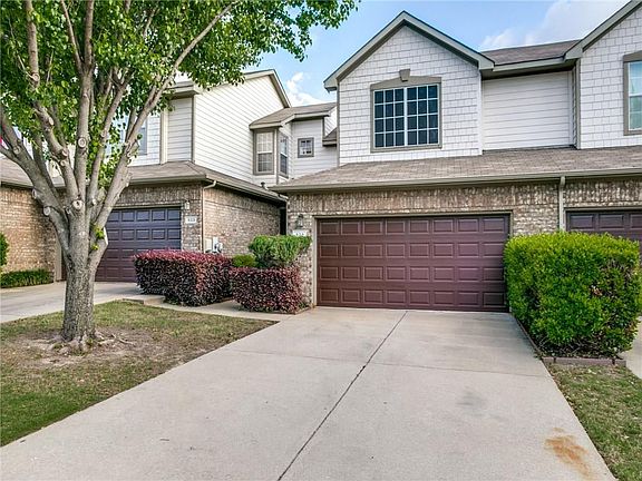 2nd image of 929 Englewood Ln