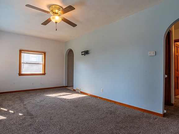4th image of 408 Pine St