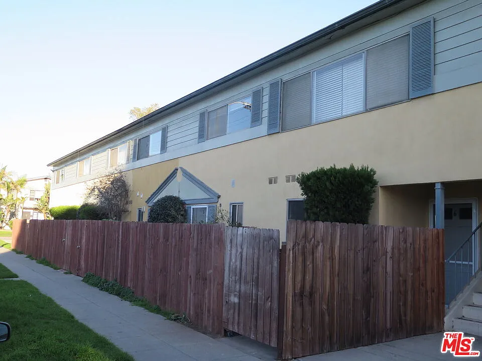 2 bed, 2.0 bath, 1200 sqft, $3,325 — Photo 1