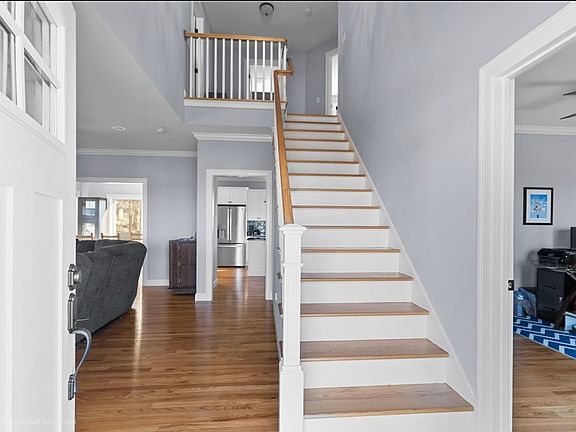 5th image of 52 Coddington Way