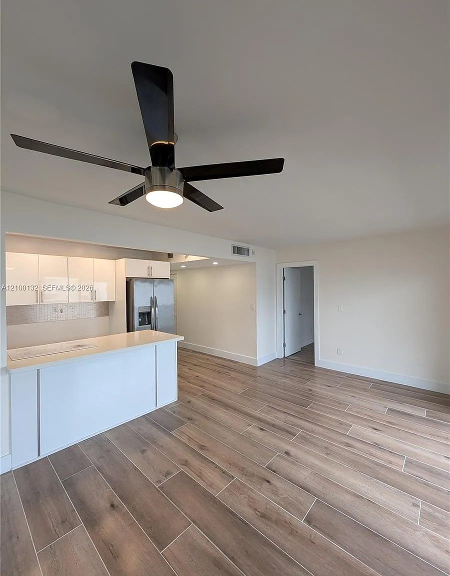 Waterpoint Condo — Photo 3