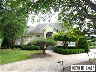 1st image of 2889 Scarborough Ct