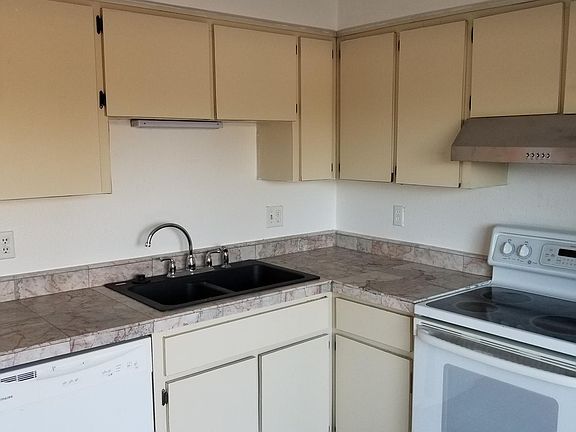 2nd image of 162 Lori Anne Ln #162