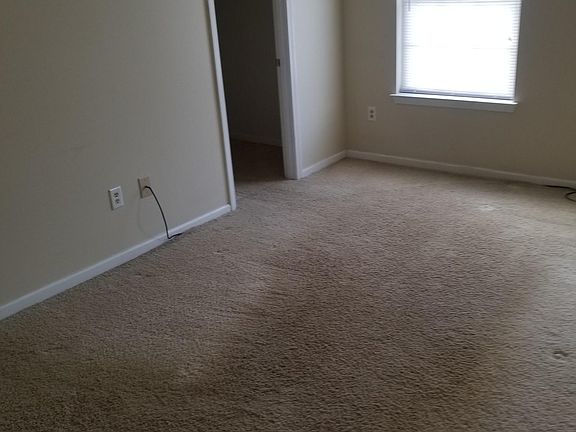 3rd image of 110 Christopher Dr
